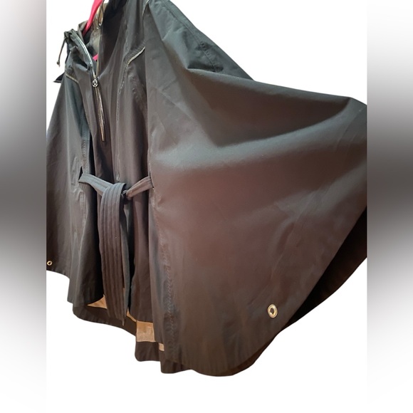 Rare Find ‼️ Vintage Lululemon Morning Mist Cape - Picture 3 of 7